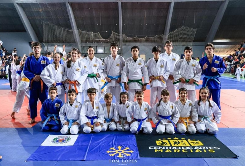 Judô de Itaporanga conquista troféu e se destaca em competição oficial da Federação Paulista