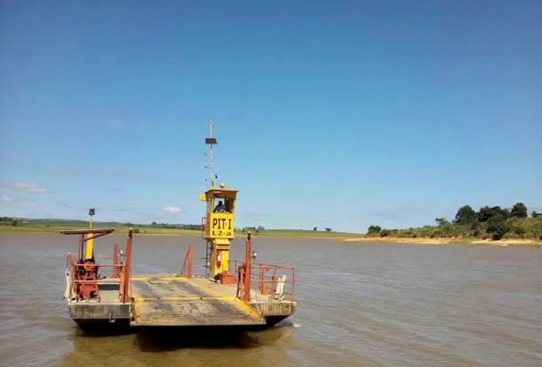 A balsa na Represa de Chavantes faz a ligação  de Fartura a outros municípios, como Itaporanga