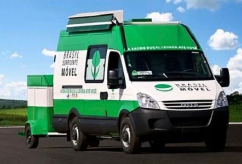 Unidade Odontológica Móvel é equipada com consultório  completo, incluindo cadeira odontológica, autoclave, aparelho de raio-X e demais instrumentos necessários