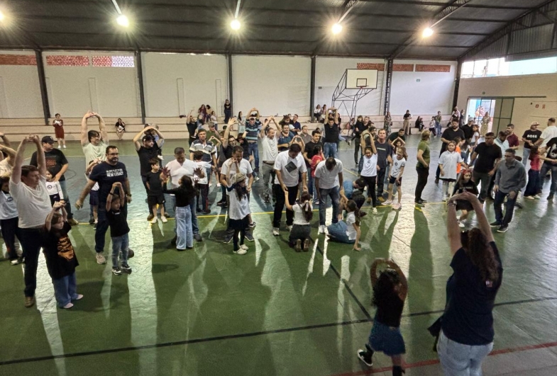 Apresentações reuniram música, dança e carinho em uma tarde especial de celebração no Cefar