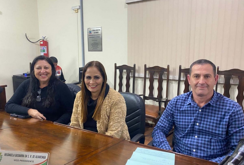 Vereadora Leila Naldi, vereadora Preta e vereador Rivael Leme dos Santos