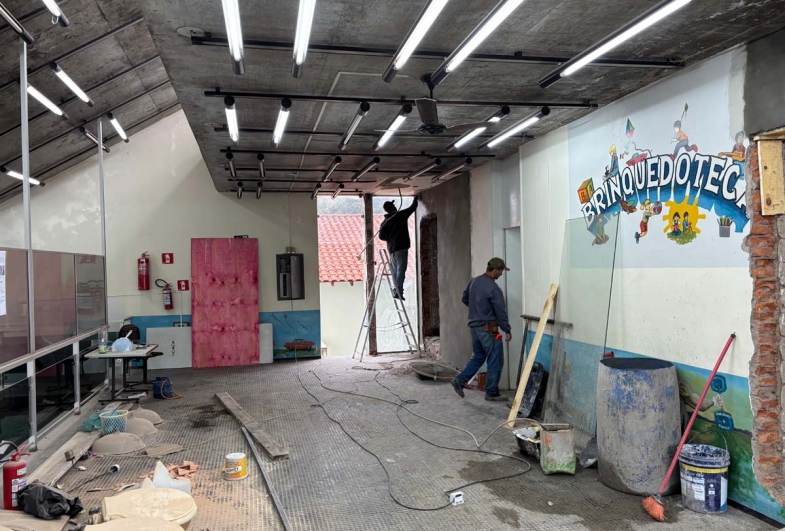 As obras na biblioteca Professor Roberto Moreira seguem a todo vapor