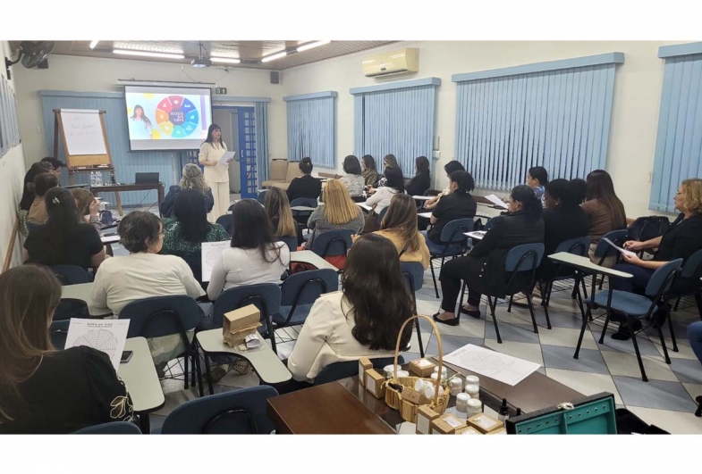 CMEC Fartura realiza 4º Café e promove reflexão sobre violência contra a mulher e saúde emocional