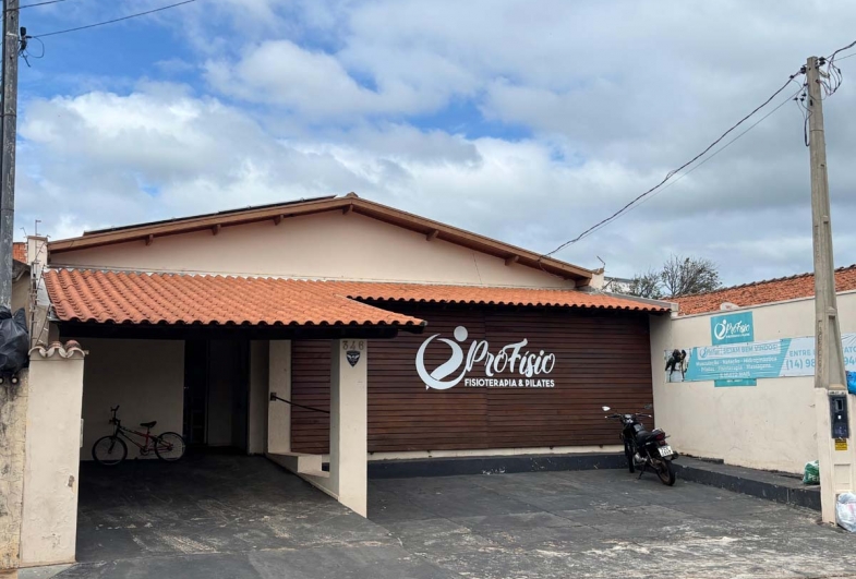 Fisioterapeuta Ana Elise (em destaque) agora atendendo na Clínica PróFisio  na rua Emílio Del Cistia, 346. Agende sua avaliação com a profissional