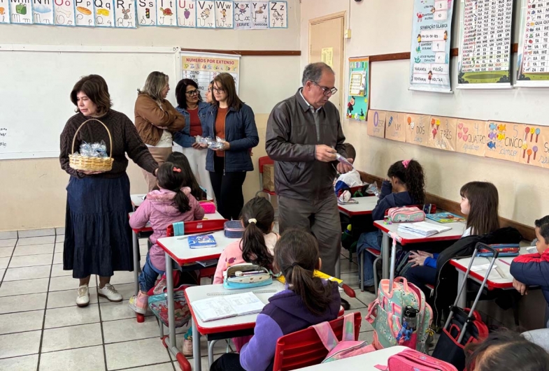 Primeira- dama Elisangela Souza  e prefeito Marcão do Haras