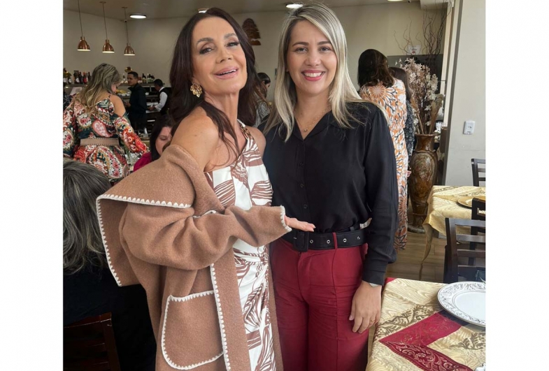 Claudia Métne com a  primeira-dama de Avaré, Érika