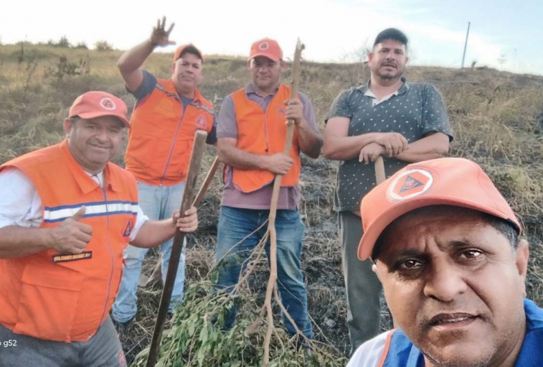 Defesa Civil controla incêndio na região rural de Avaré
