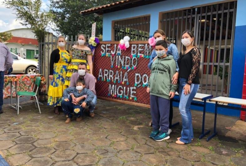 Educação farturense celebra sucesso do “Arraiá Família na Escola”