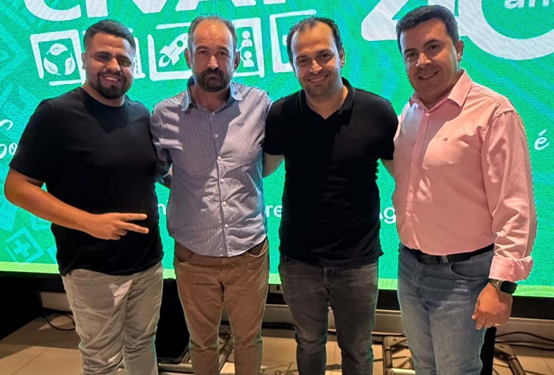 Cristiano Barbosa, secretário Dr. Eleuses, Cristiano Amorim, deputado Ricardo Madalena e vice-prefeito Luciano Giamarco
