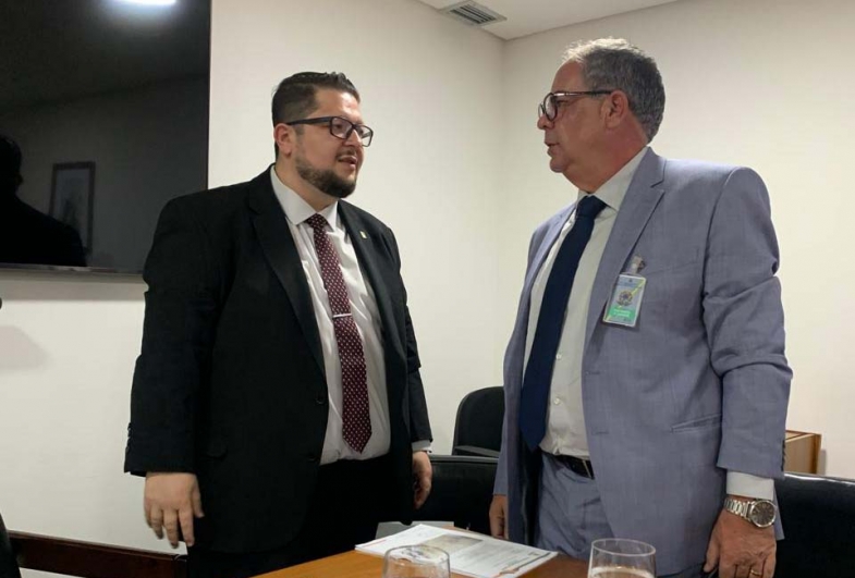 Jaderson Braga e prefeito de Fartura  Marcão do Haras