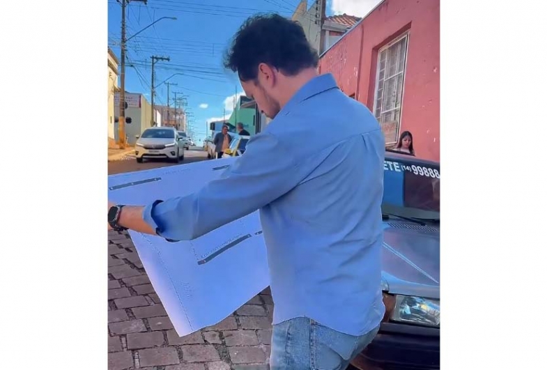 Taquarituba dá continuidade às substituições de lajotas do centro