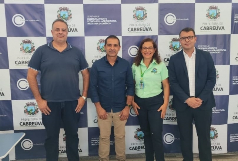 Secretário de gabinete de Fartura visita Casas da Juventude para conhecer modelo de funcionamento