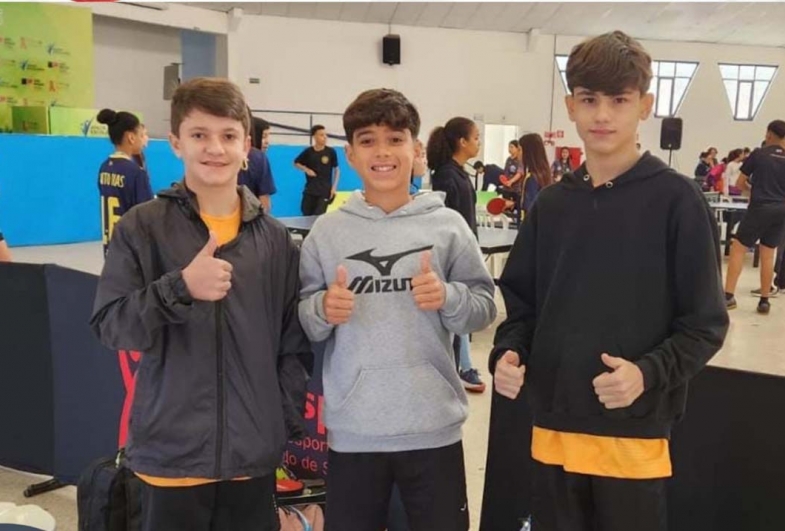 Atletas de Fartura fazem história no tênis de mesa escolar e conquistam 5º lugar no Estado