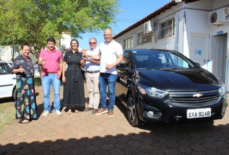Câmara Municipal de Fartura entrega veículo para a Secretaria de Saúde