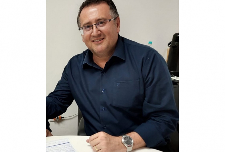 Gestão Roberto Araujo sanciona revisão salarial de servidores mesmo após quitar R$ 40 milhões de dívida herdada