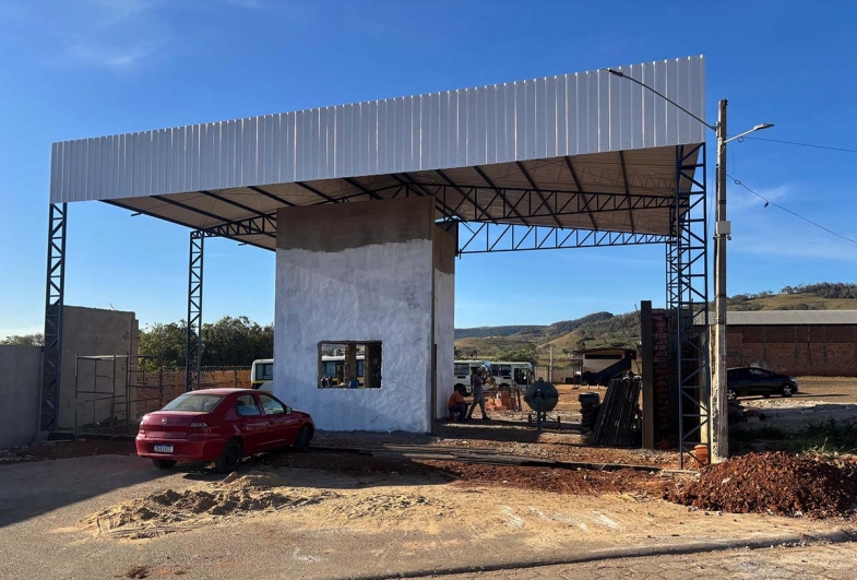 Guarita da garagem de Fartura entra na fase final de construção