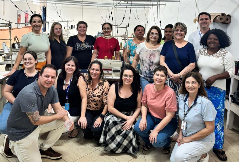 Turma do período da tarde conclui curso de Corte e Costura em Fartura 