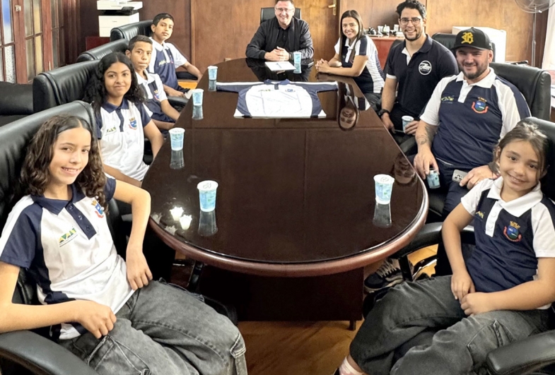 Banda Musical Municipal de Avaré recebe novas camisetas para apresentações