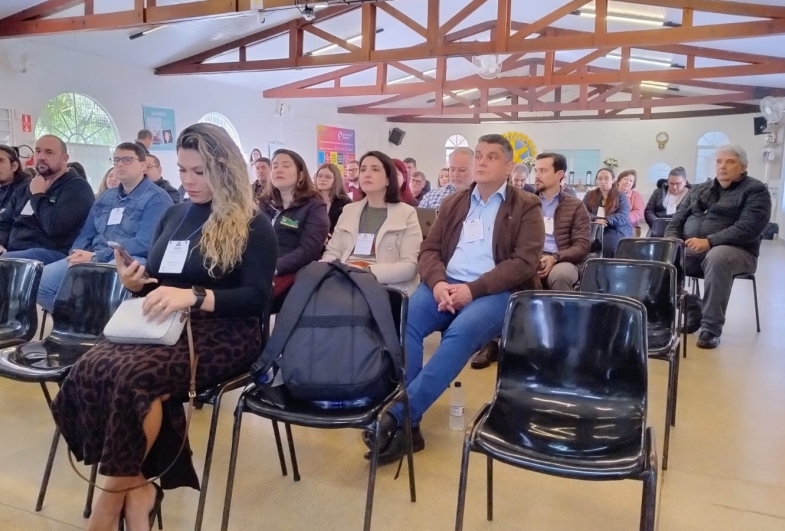 O evento contou com a presença expressiva de representantes das associações da região