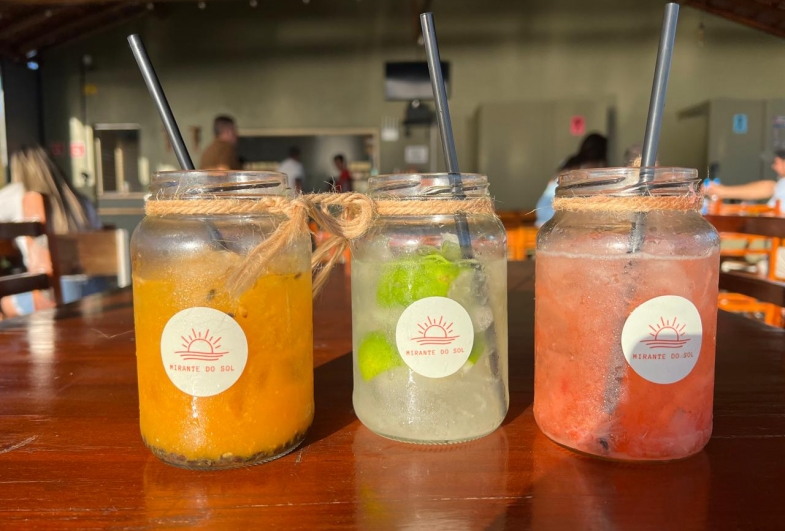 O Mirante do Sol oferece diversas opções de refeições e drinks para você desfrutar