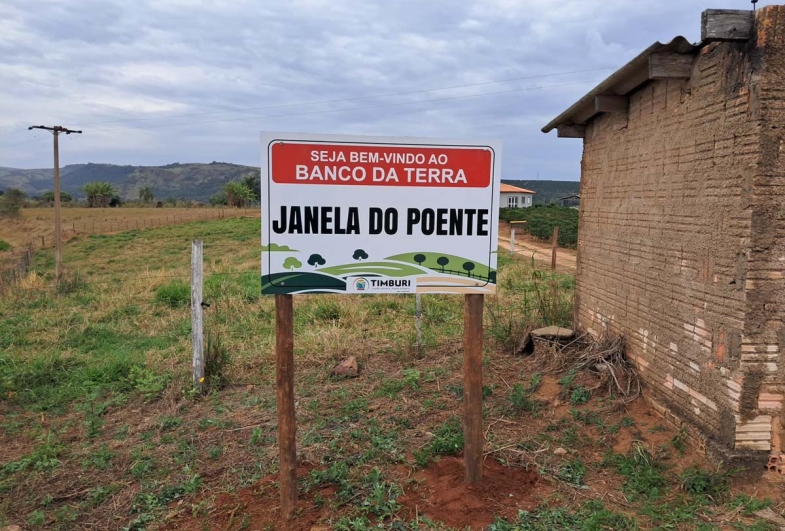 Prefeitura instala placas de identificação nos bairros de Timburi