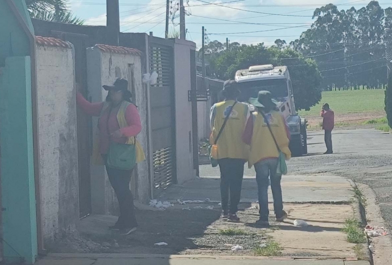 Servidores da Saúde passam pelo Duilio Gambini