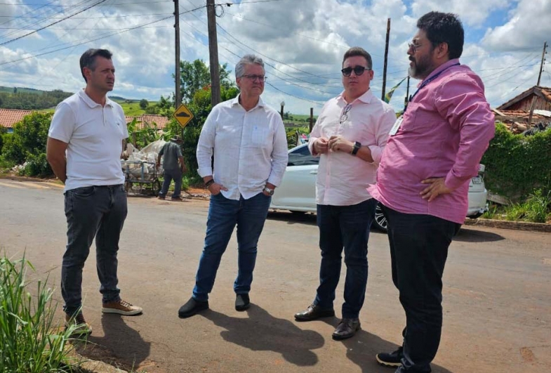 Vice-prefeito Rafael Corona acompanhou o pessoal em uma visita pela cidade