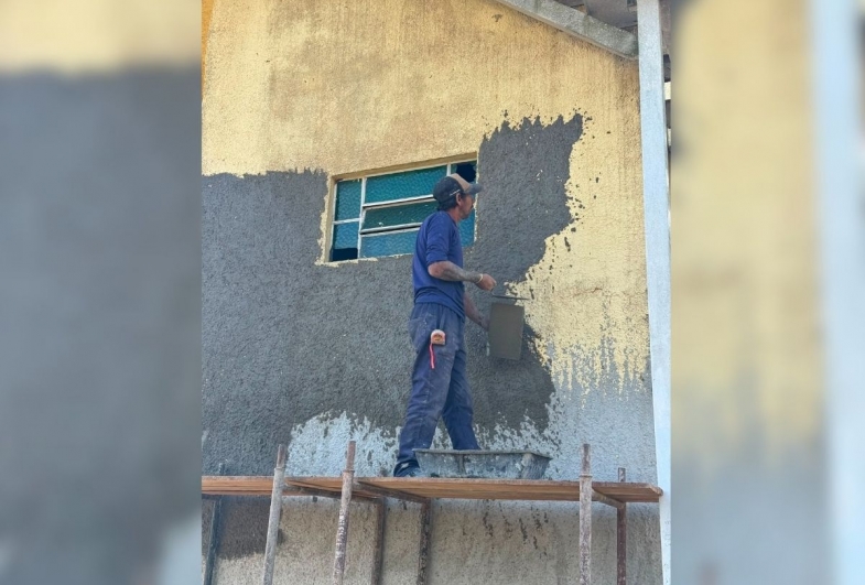 Funcionários já trabalham na obra