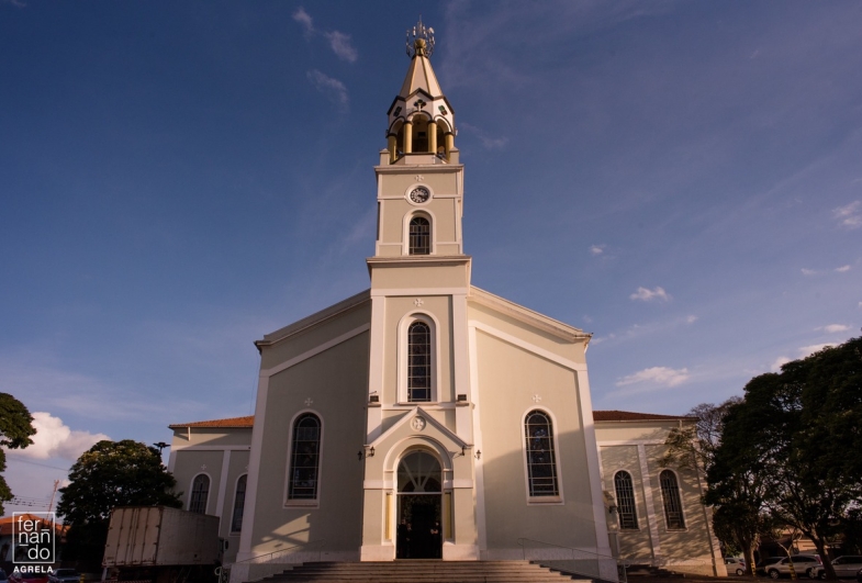 Igreja Matriz de Fartura erguida em  homenagem à padroeira da cidade