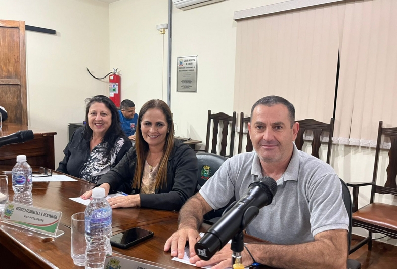 Vereadoras Leila Naldi, Preta e vereador  Rivael Leme dos Santos