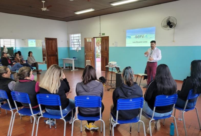 Colaboradores do Espaço Amigo participam de capacitação