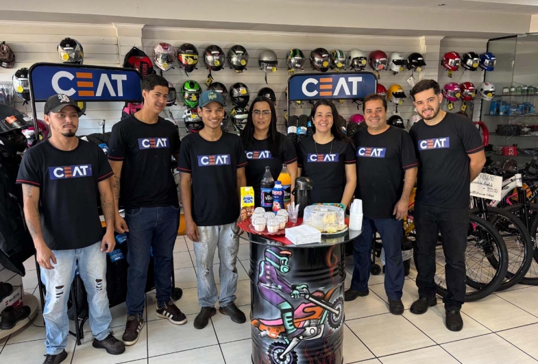 A equipe da Bike Center reunida: Vitor, Lucas, João, Aline, Rita, Antônio Marcos e Marcos