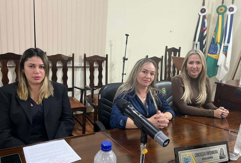Vereadoras Ana Carla Teles, Conceição e Camila Bagnatori