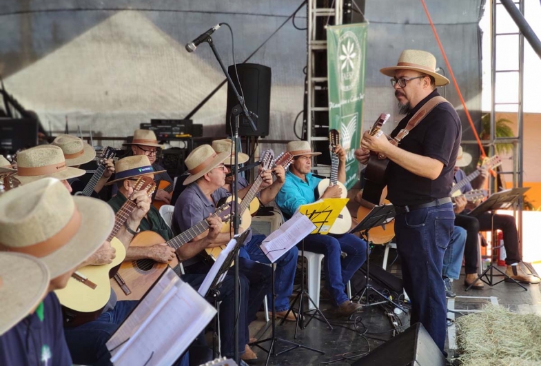 Fartura celebra o Dia dos Pais com noite especial de Viola Caipira