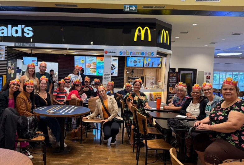 Participantes do Grupo Saúde da Mente no McDonalds