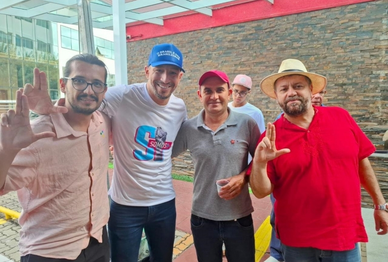 Prof. Henrique, líder sindical Leandro Soares, apoiador e Alex Campos diretor regional do PT