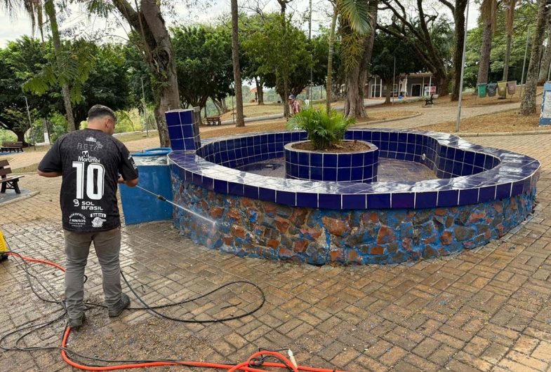 Prefeitura realiza melhorias em Timburi na Praça São Bento