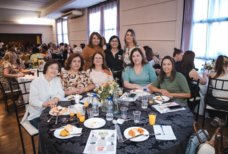 Equipe do Fórum com as amigas Iliana e Ana