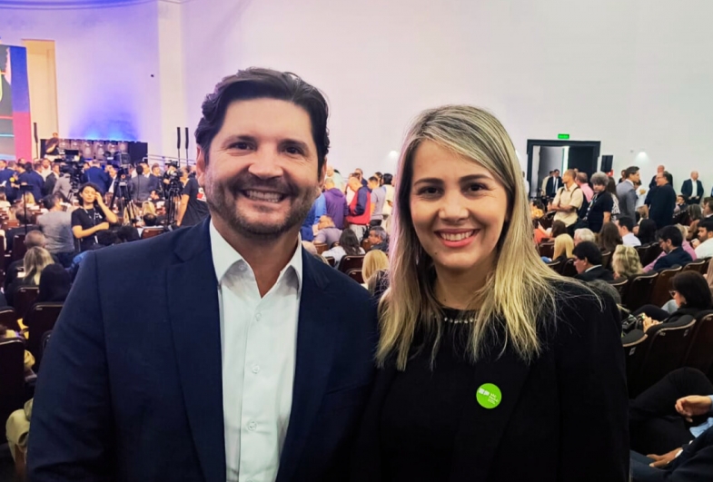 Presidente da ALESP, André do Prado e Érika, primeira-dama de Avaré