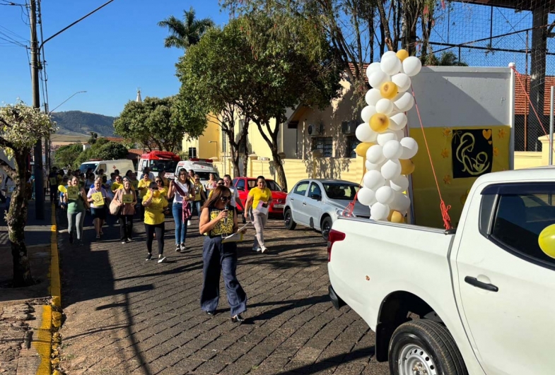 Foram distribuídas mensagens de afeto e esperança  à população durante a Caminhada pela Vida