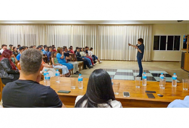 Palestrante da noite Dr. Daniel Lamarca