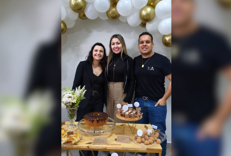 Letícia com Leidiane e Bruno  proprietários da Brunos Veículos