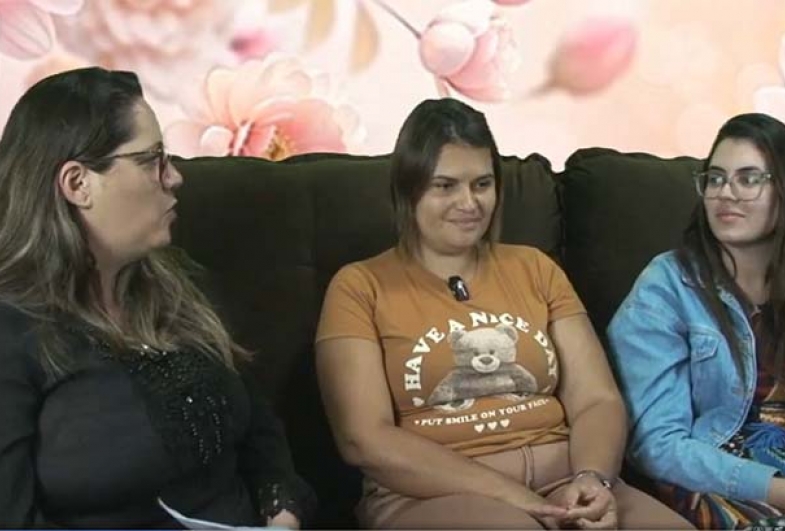 Presidente do CMPCD Jaqueline Almeida junto  com as mães Elen Francine e Angie Ferreira