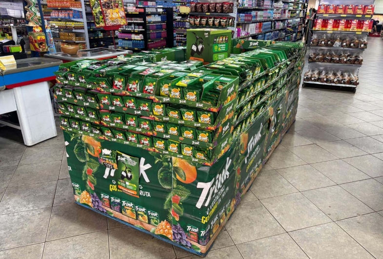 Na compra de oito unidades do refresco Trink, os consumidores recebem um cupom para concorrer a uma scooter zerinho.