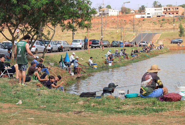 Evento de pesca no lago comemora Dia dos Pais neste final de semana em Avaré