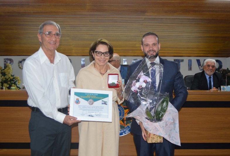 Dra. Adelina Maria do Prado Ferreira recebe  homenagem do vereador Pedro Fusco