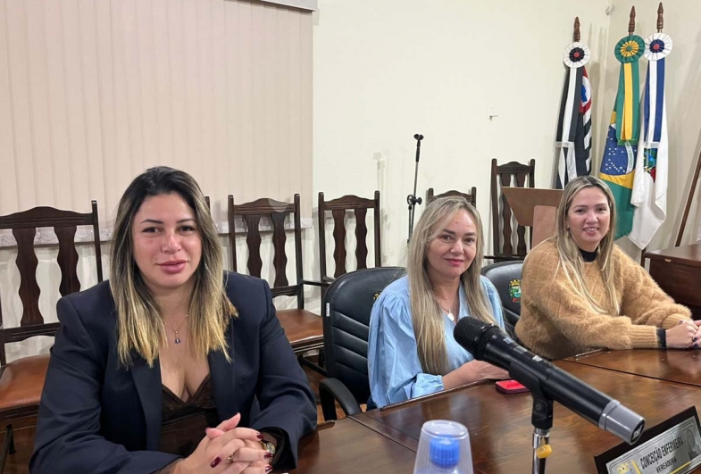 Vereadoras Ana Carla Teles, Conceição e Camila Bagnatori