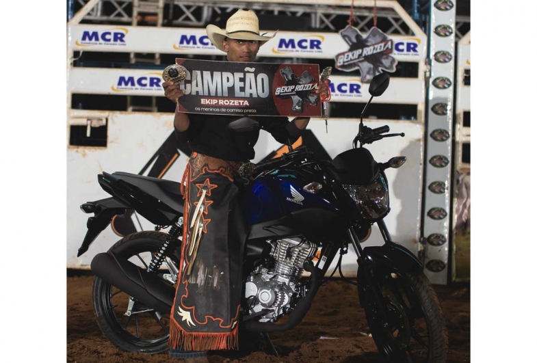 Campeão Touros Guilherme Santana Meira