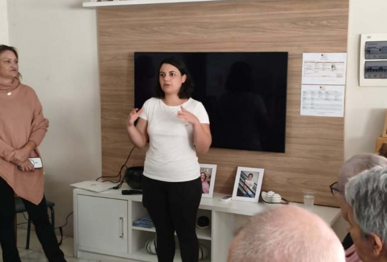 Letícia mazza professora de odontologia da UniFSP