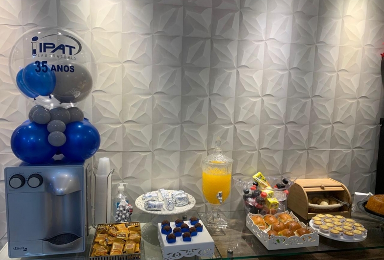 Foi servido um coquetel aos clientes